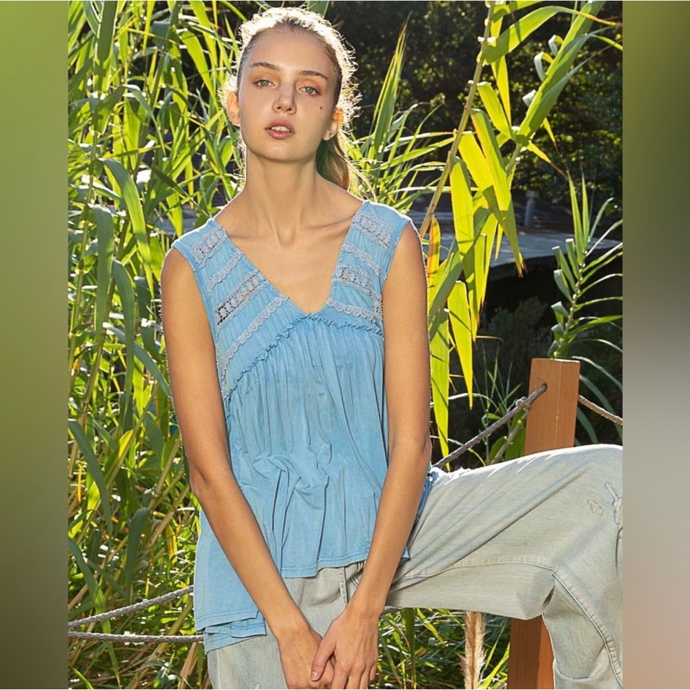 POL Blue Boho Lace Sleeveless Top - Picture 3 of 6